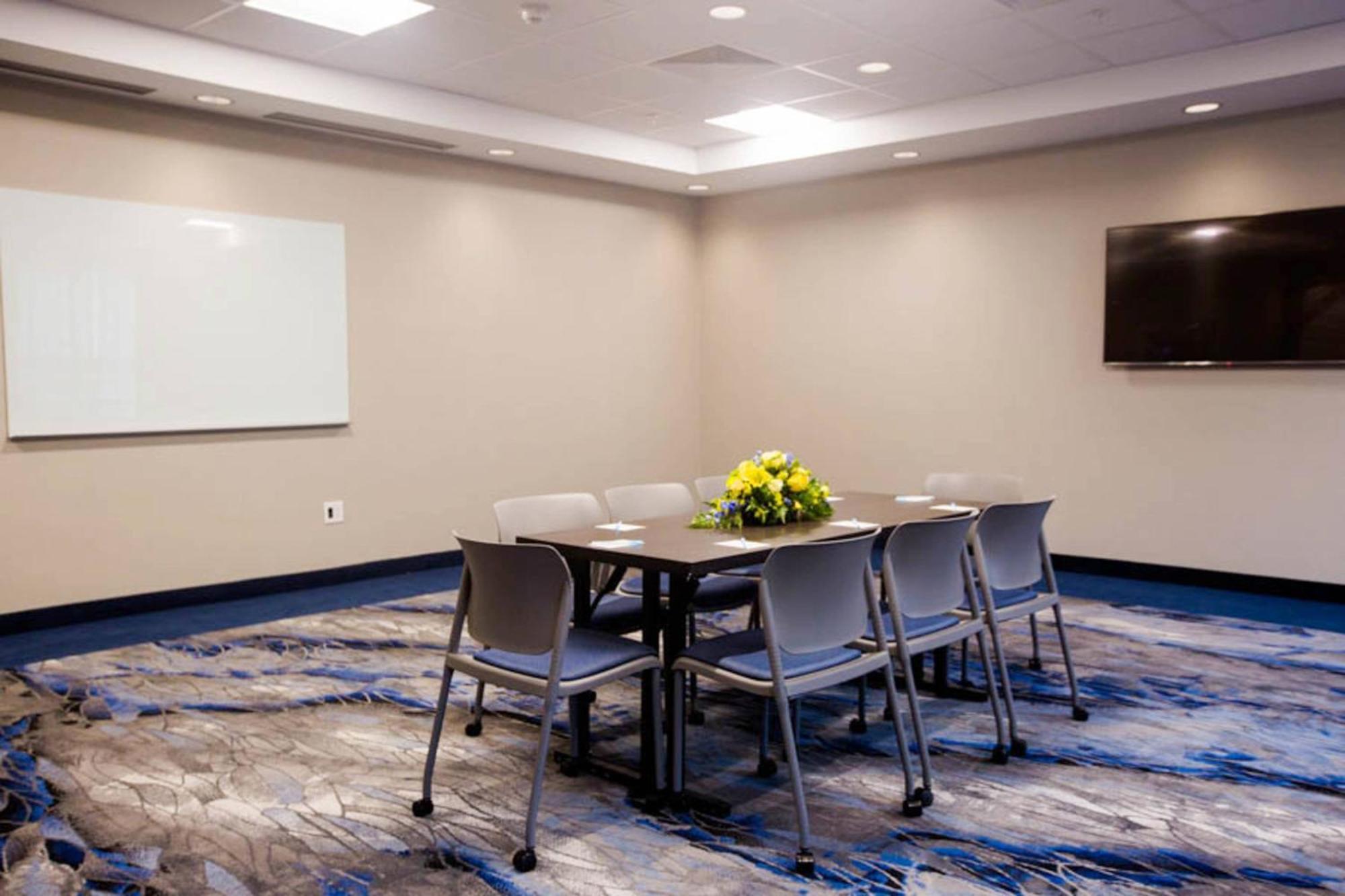 Fairfield Inn & Suites By Marriott Philadelphia Broomall/Newtown Square Exterior photo